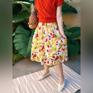 Vintage ❉ Tropical Fruit Print Cotton Midi Pleated Skirt by Autograph Size 4